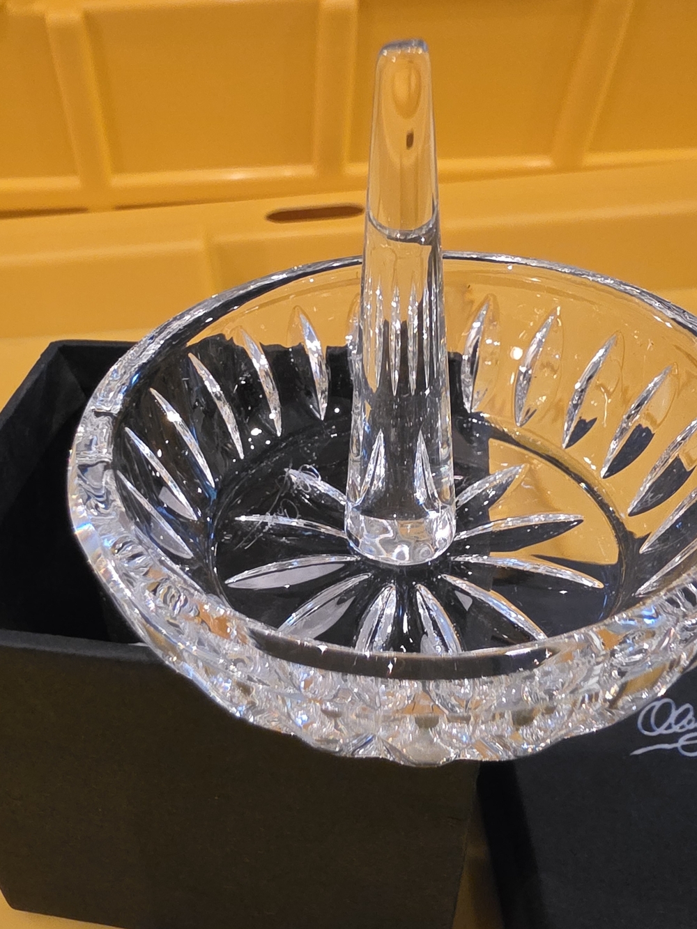 Clear Glass Ring Holder Jewelry Dish with Center Cone